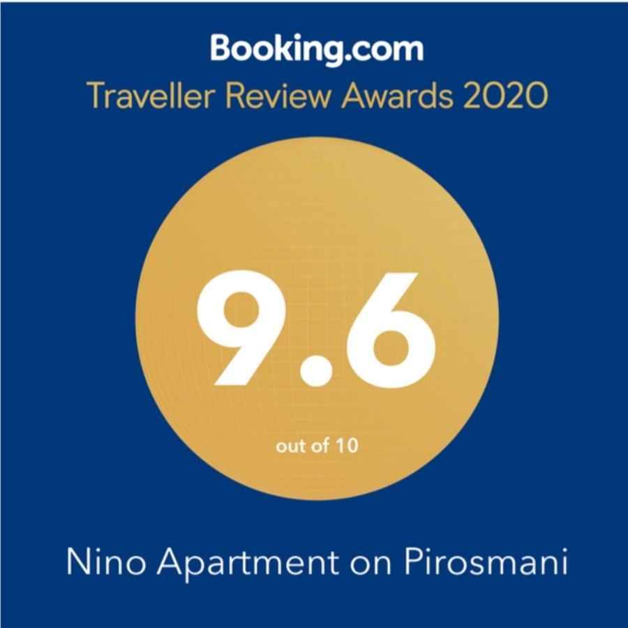 Nino Apartment On Pirosmani Batoumi Extérieur photo